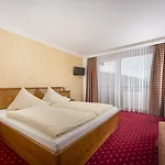 Fischer Hotel 3*