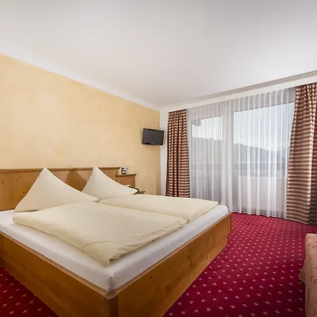 Fischer Hotel 3*