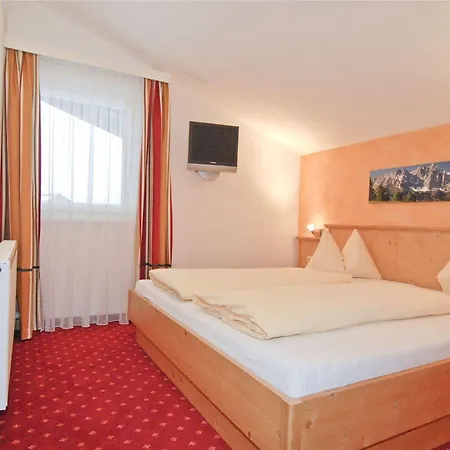Fischer Hotel 3*